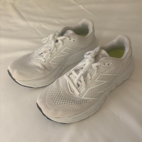 New Balance white fresh foam women's running shoes - Picture 3 of 7